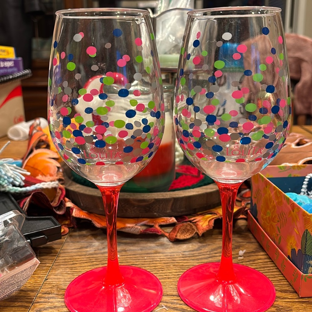 2 Lolita heavy duty plastic wine glasses